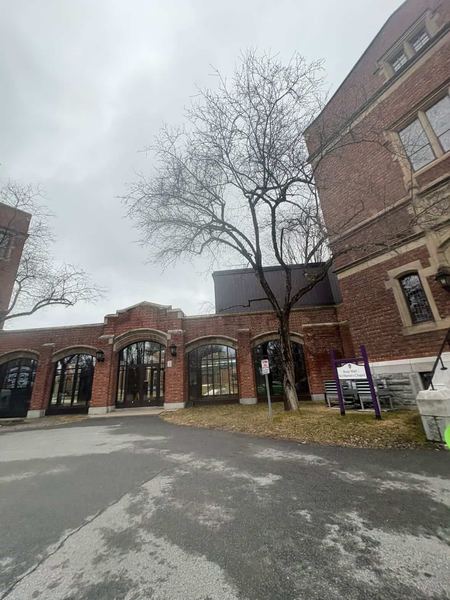 Bishop's College School (BCS) — 8