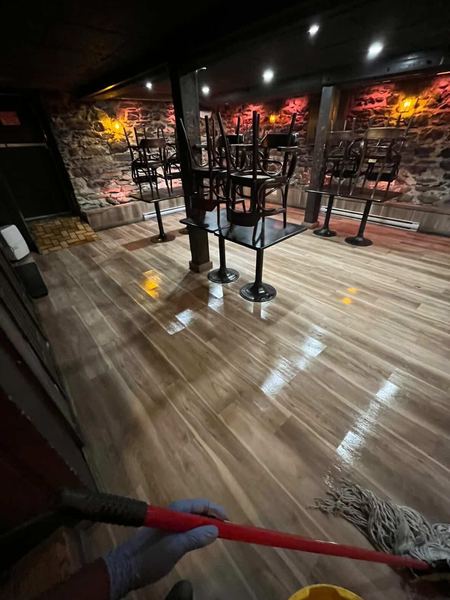 Le Lion d'Or — Pub — 3